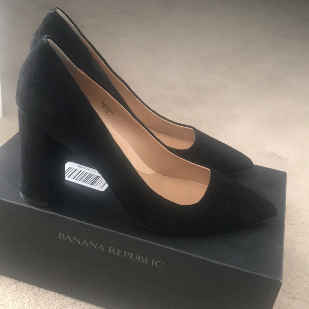 Banana Republic block heel- New in Box